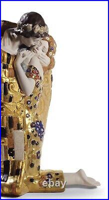 NIB! LLadro THE KISS. Golden Luster 01008667 8667. Ships From Spain. STUNNING