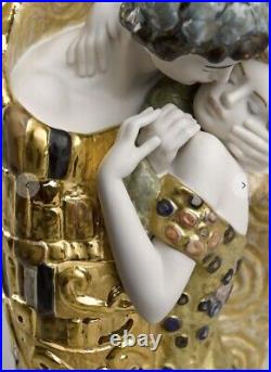 NIB! LLadro THE KISS. Golden Luster 01008667 8667. Ships From Spain. STUNNING
